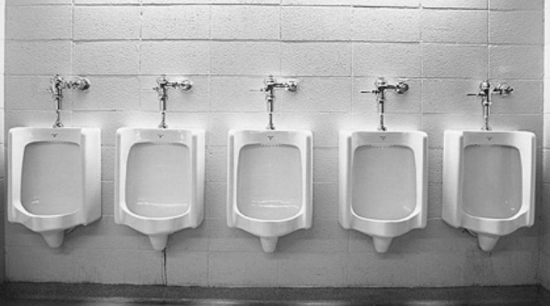 lelaki di pukul sehingga mati sebab guna tandas terlalu lama