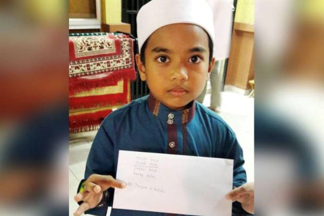 tak puas hati dihalau dari saf pertama, kanak-kanak tulis surat, 