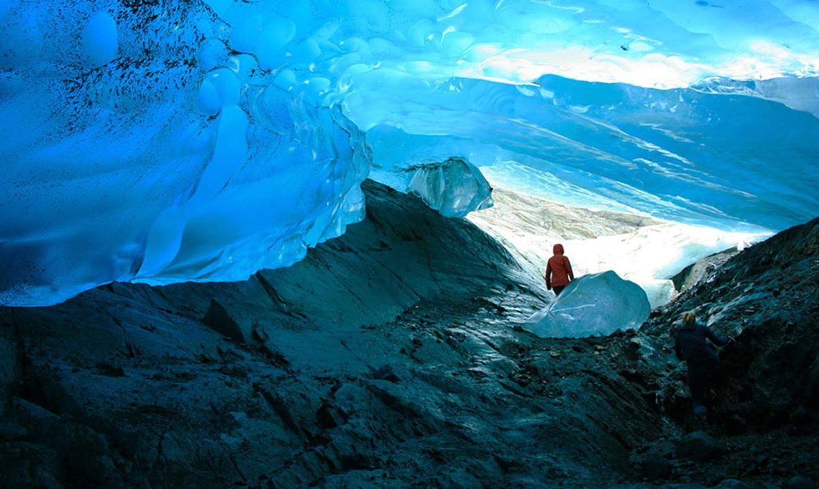 tergamam tengok view gua ais sepanjang 19 km di alaska ni!