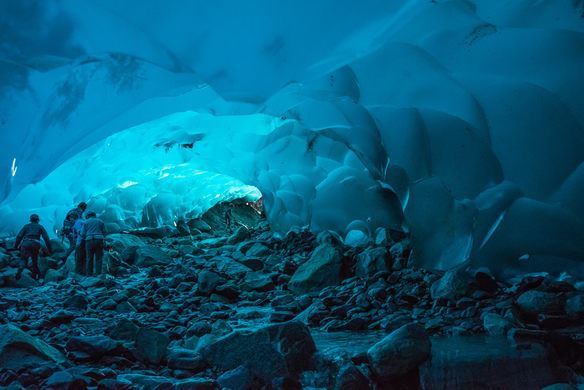 tergamam tengok view gua ais sepanjang 19 km di alaska ni!