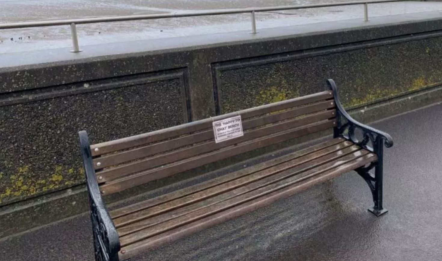 polis buat ‘kerusi sembang’ untuk perang masalah kesunyian