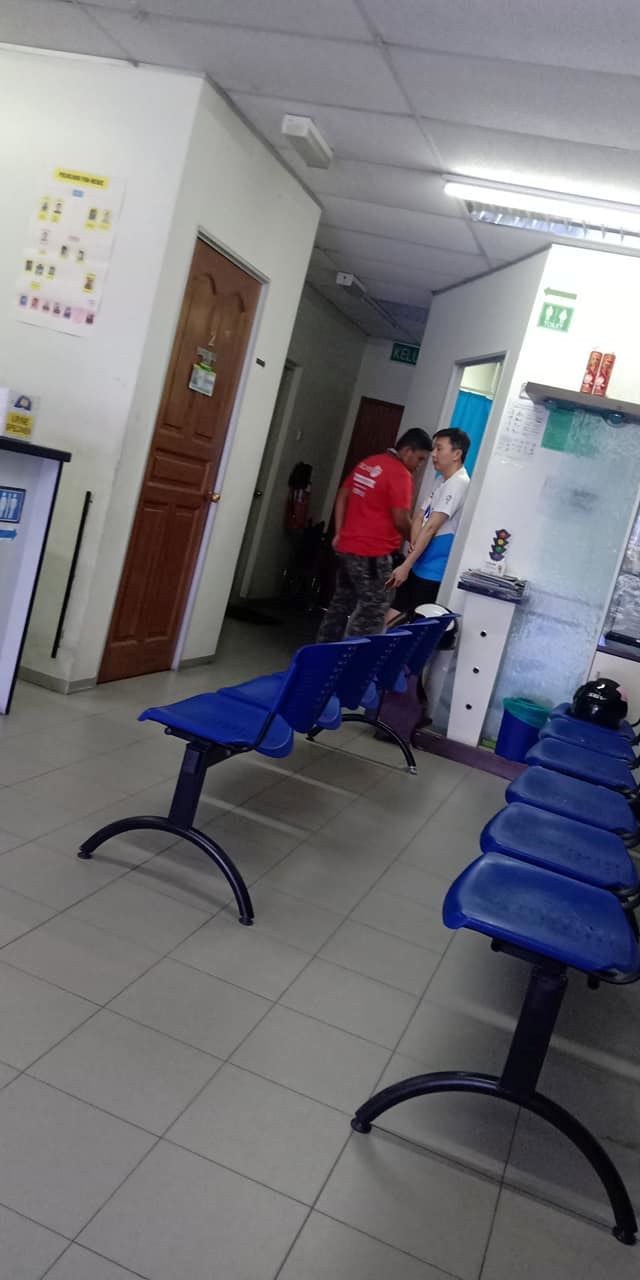 pemuda terlanggar kereta uncle cina, tapi tindakan uncle ini buat ramai terharu