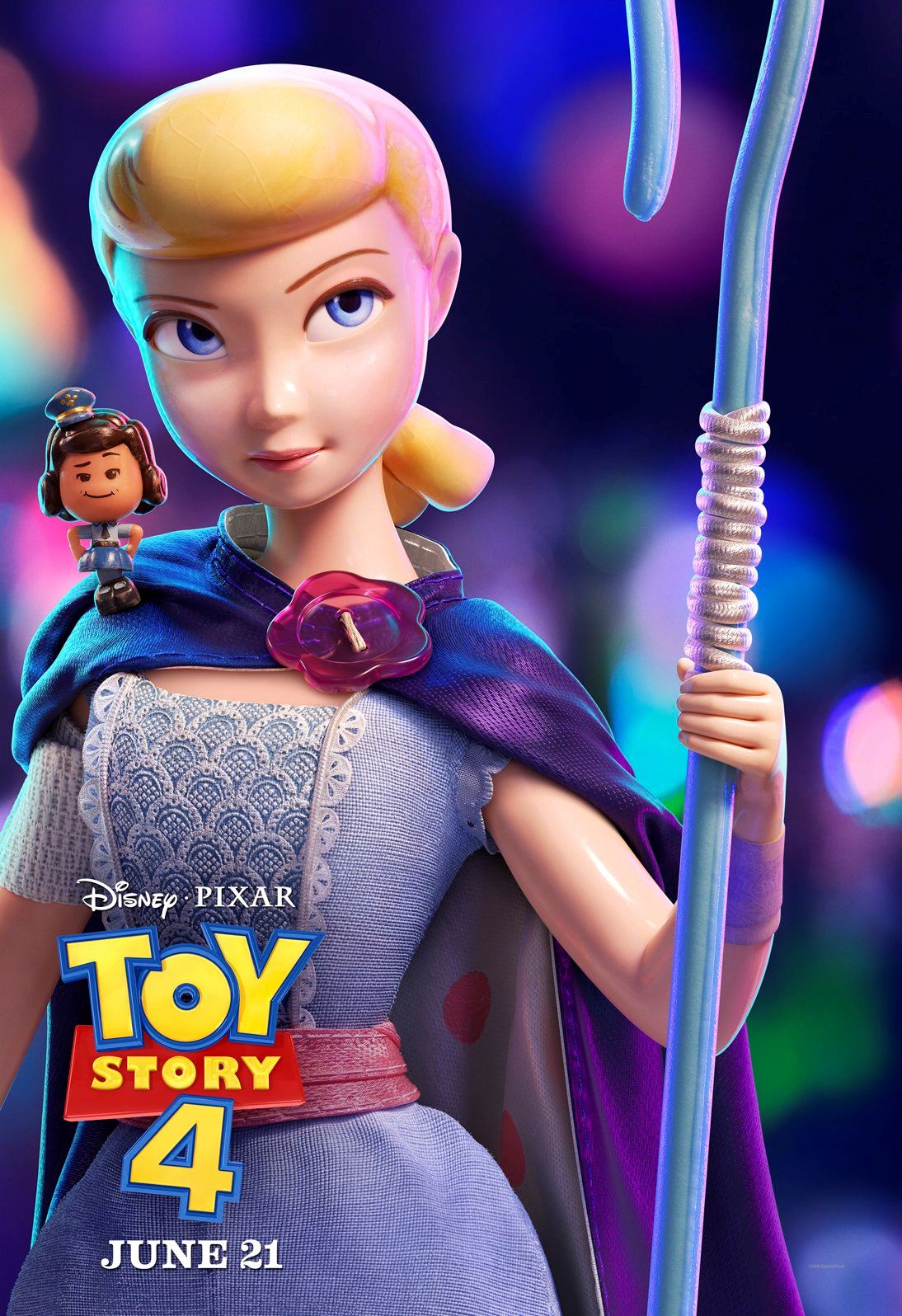 tabik dengan designer poster toy story 4, detail betul design dia!