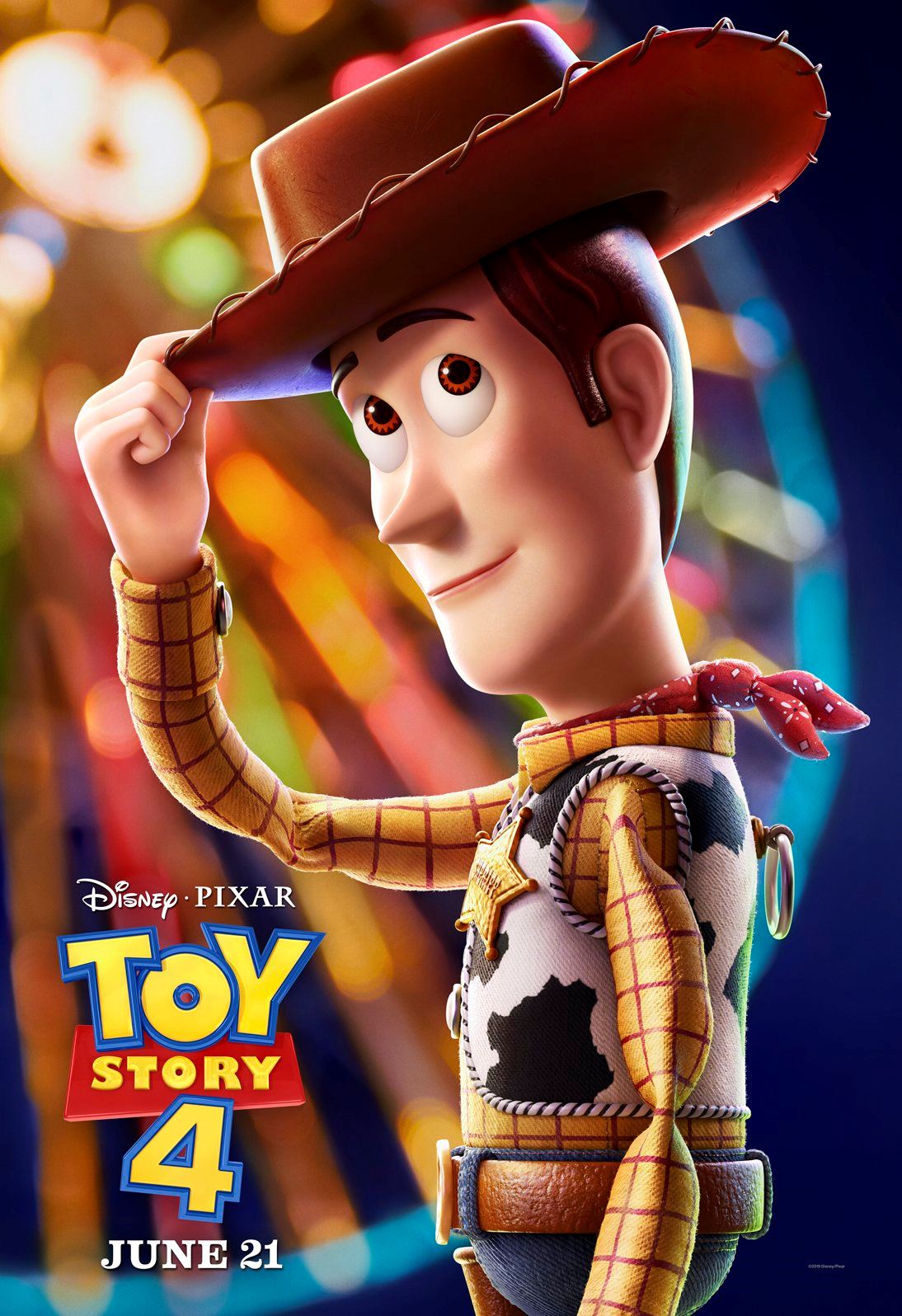 tabik dengan designer poster toy story 4, detail betul design dia!