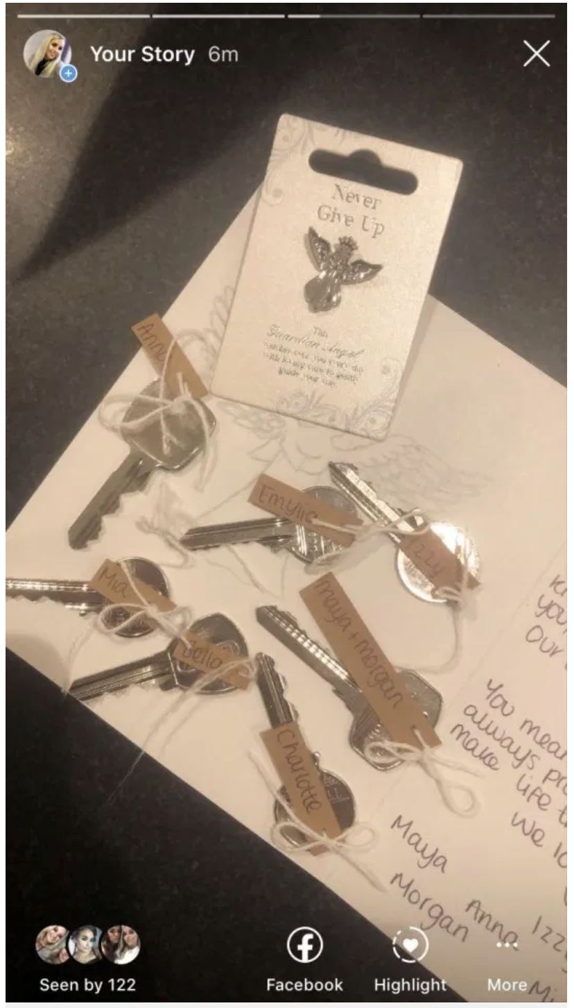 terharu lapan kawan baik hadiahkan kunci pendua rumah selepas ibu meninggal dunia