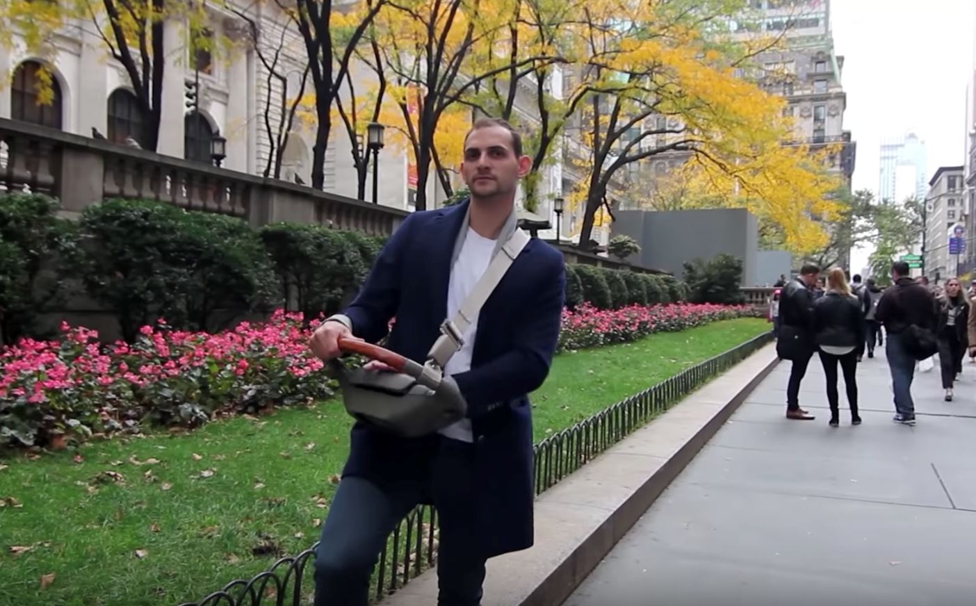 lelaki cipta hon khas untuk pejalan kaki, siap dengan stering