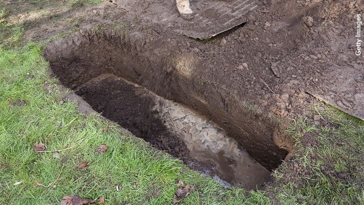 tak sabar tunggu kematian, lelaki dah siap gali kubur sendiri