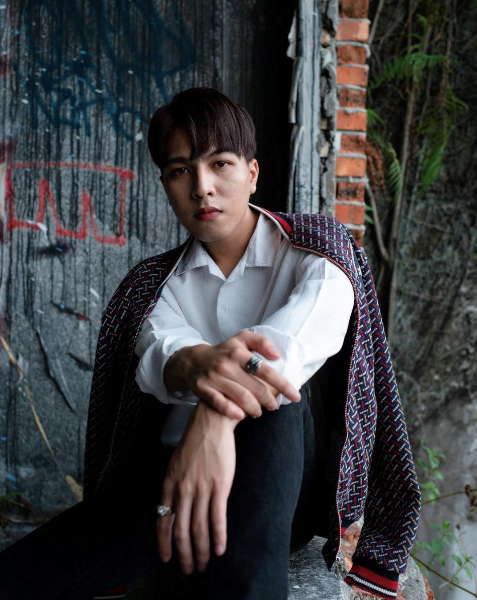 macam artis k-pop, rupanya penyanyi baru ini anak bekas mb terengganu