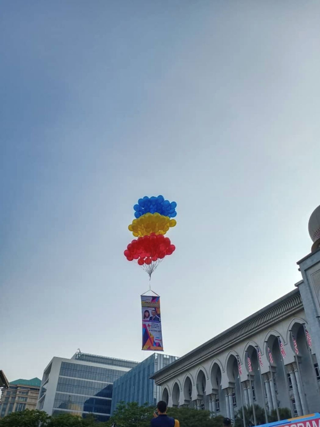 polis sahkan belon meletup di putrajaya berisi gas hidrogen, bukan helium