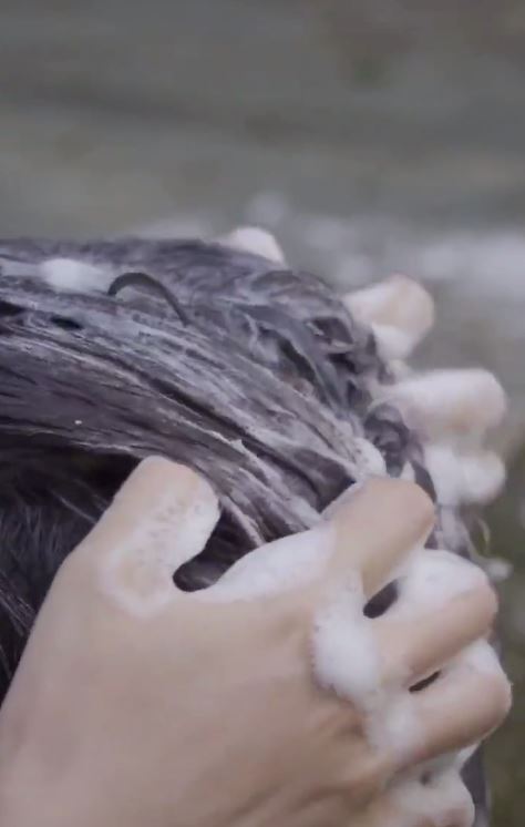 dahsyat sampai boleh terbang, parodi iklan syampu ini buat ramai ketawa