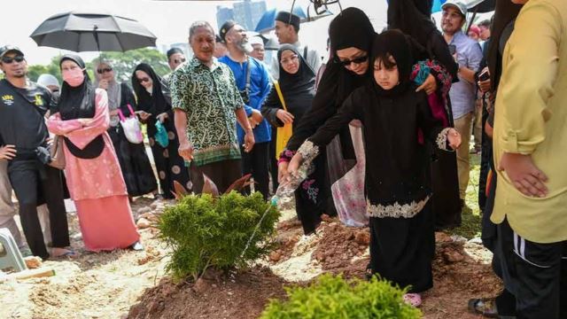 jenazah jay jay selamat dikebumikan