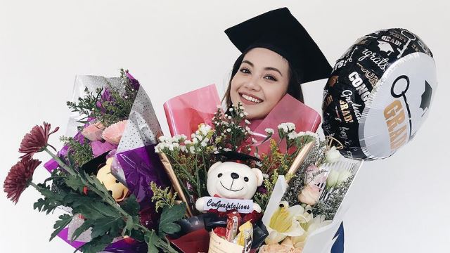 Tahniah Daiyan Trisha, Dalam Sibuk Menyanyi & Berlakon Pun Boleh Dapat Dekan!