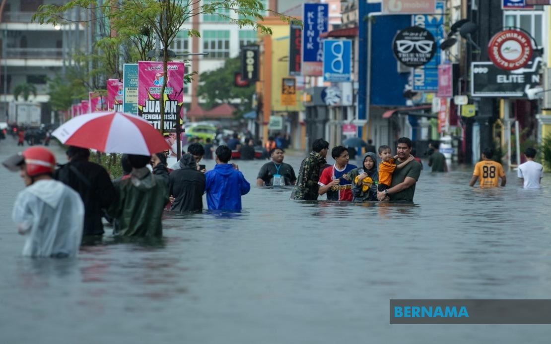 Mengapa Air Banjir di Kelantan Kelihatan Jernih?