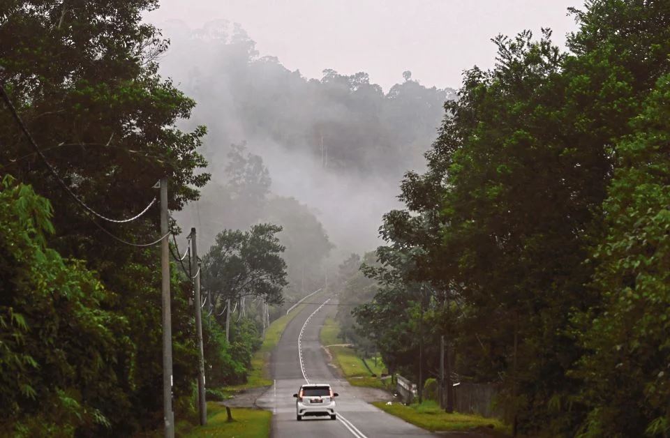 Fenomena Cuaca Dingin Luar Jangka, Beberapa Daerah Kelantan Cecah 19 Darjah Celsius