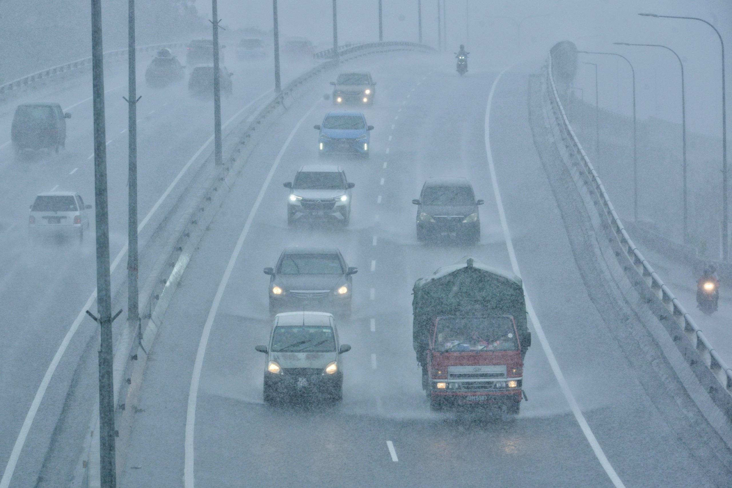 Hujan Lebat Dijangka Berterusan Hingga Khamis, Orang Ramai Diminta Berjaga-jaga
