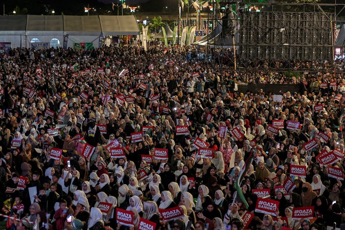 20,000 hadir malam himpunan dan selawat malaysiaku bersama gaza di dataran merdeka