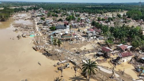 [VIDEO] Penduduk Dengar Teriakan Dalam Gelap Pada Waktu Malam, Seluruh Rumah Lenyap Dibawa Banjir!