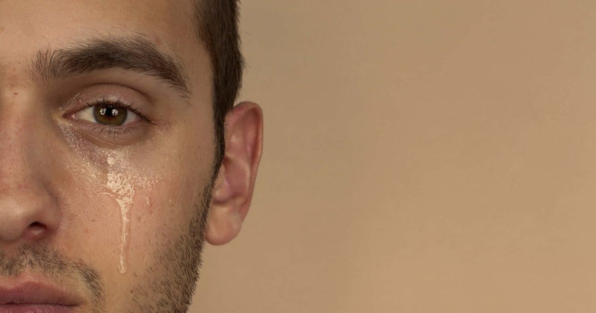 Tak Bersedih, Tak Kecewa Tetapi Kenapa Air Mata Tak Henti-Henti Keluar?