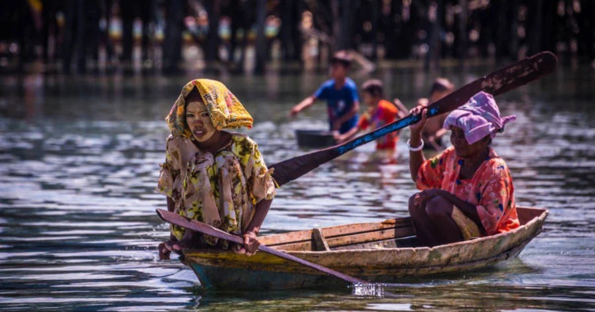 Kenali Bajau Laut, Manusia Laut yang Dibentuk oleh Air!
