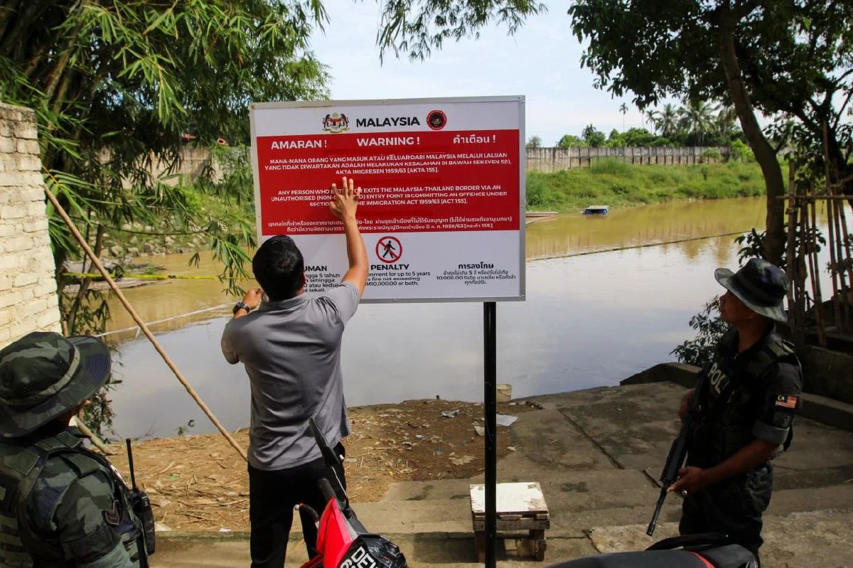 25 ‘Hotspot’ Dikesan di Sempadan Kelantan, 11 Papan Amaran Dipasang Sepanjang Sungai Golok