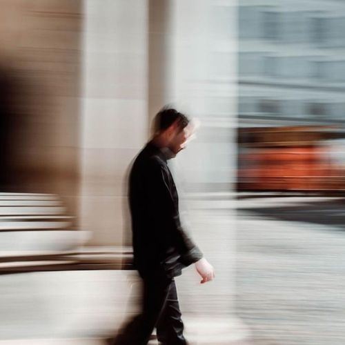 kenapa wajah dalam mimpi selalu kabur? ini rahsia cara otak ‘render’ mimpi!