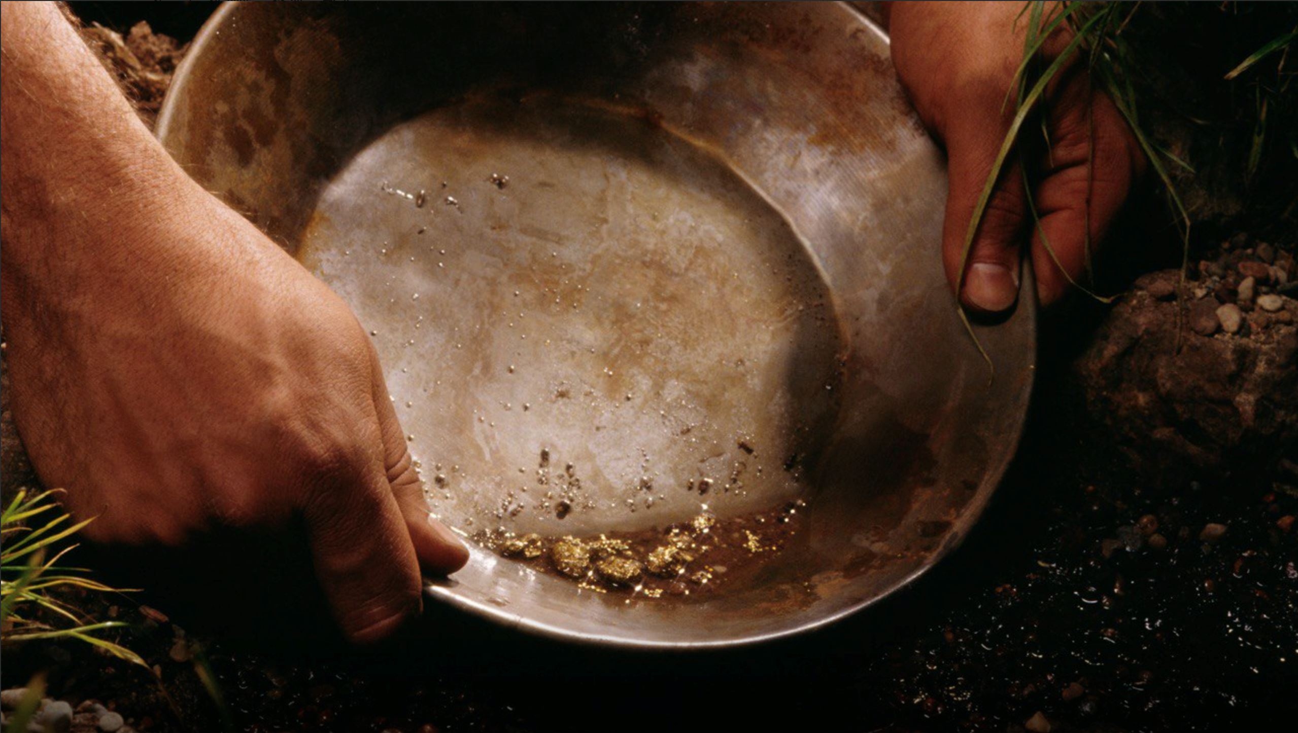 Rakyat Kelantan Kini Dibolehkan Mendulang Emas, Namun Ini Syaratnya