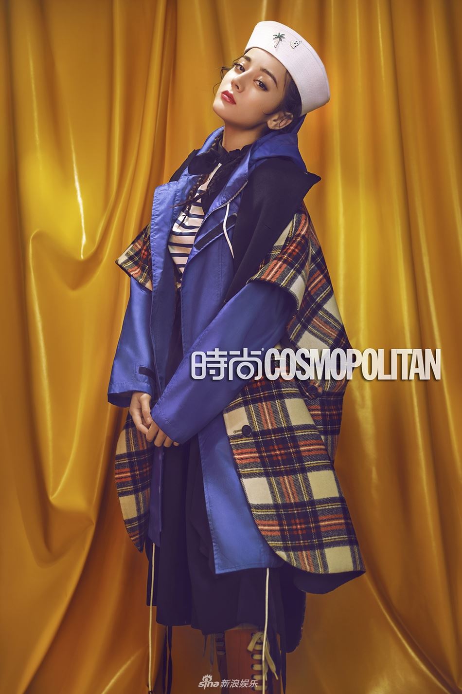 性感红唇迪丽热巴杂志封面照曝光