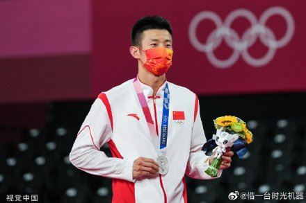 中国男单「谌龙」带伤打赛!脚底血泡把网民吓着!