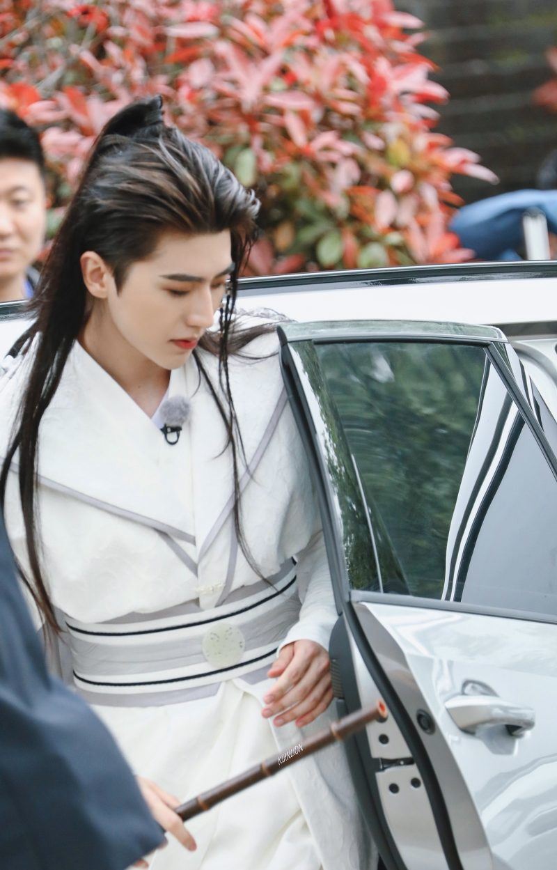 蔡徐坤扮演周瑜！《奔跑吧》一身古装！