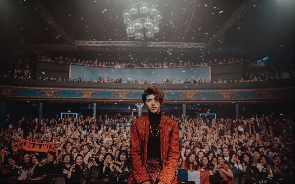 蔡徐坤演唱超级用心❤️ 粉丝：人生必看演唱会🌟