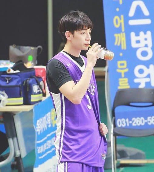 打篮球的男生好帅🏀 南韩篮球员「太帅」爆红！