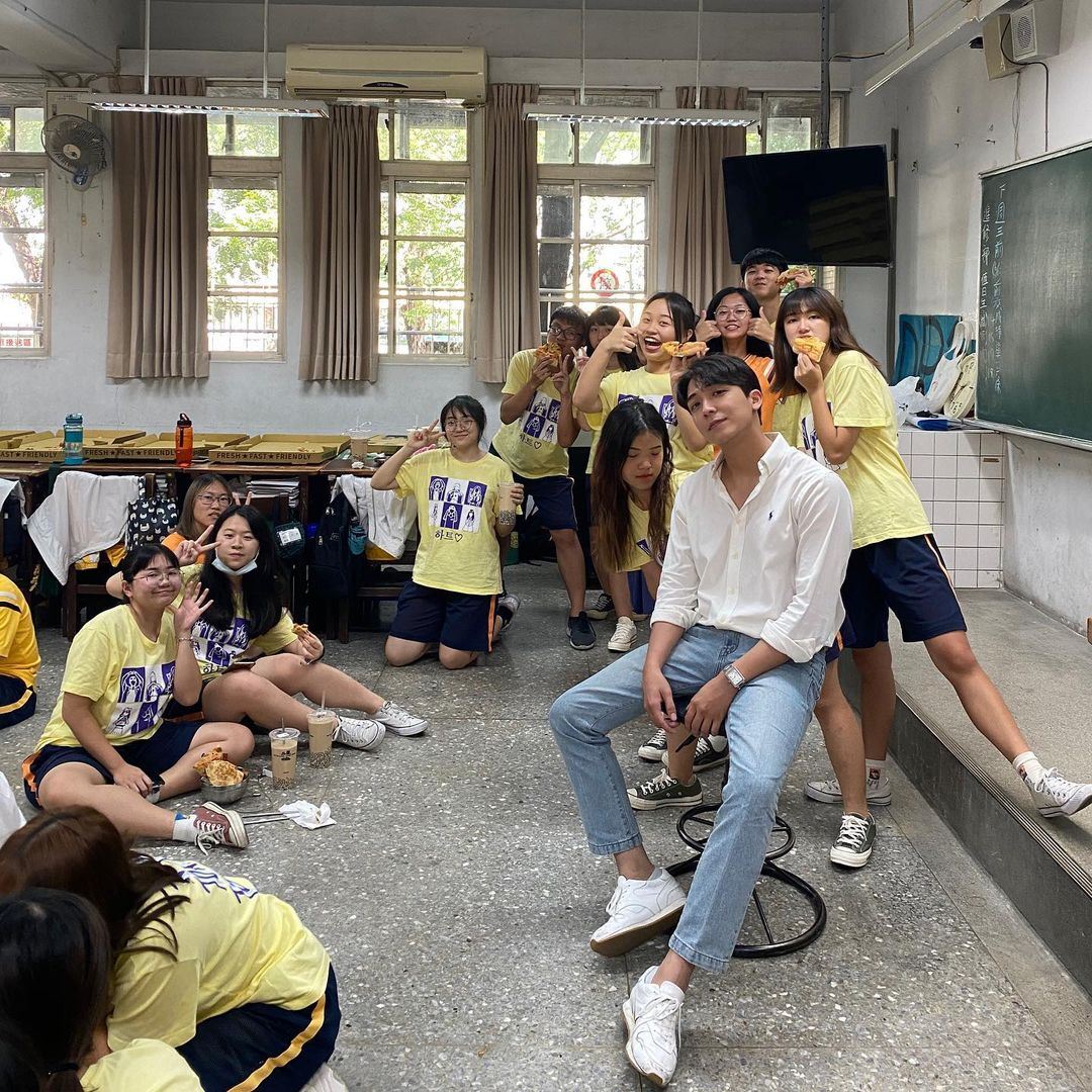 超帅的「韩国欧巴老师」！在台教书爆红❤️