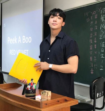 超帅的「韩国欧巴老师」！在台教书爆红❤️