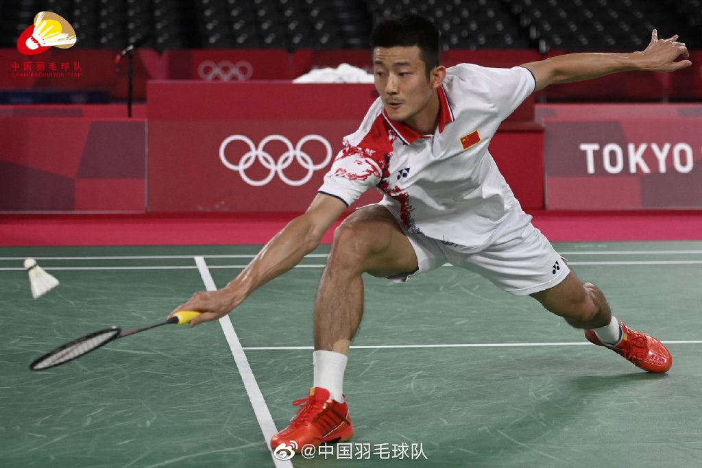 中国男单「谌龙」带伤打赛!脚底血泡把网民吓着!