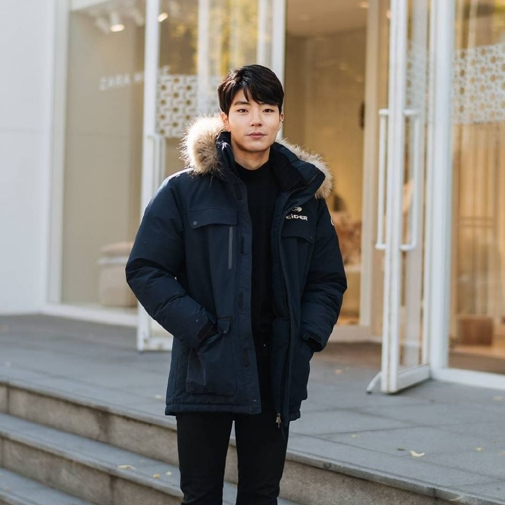 《女神降临》黄寅烨超老造型！模特时期照