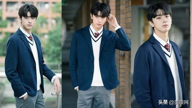 穿起校服的李现超萌！【15男星的校服照】