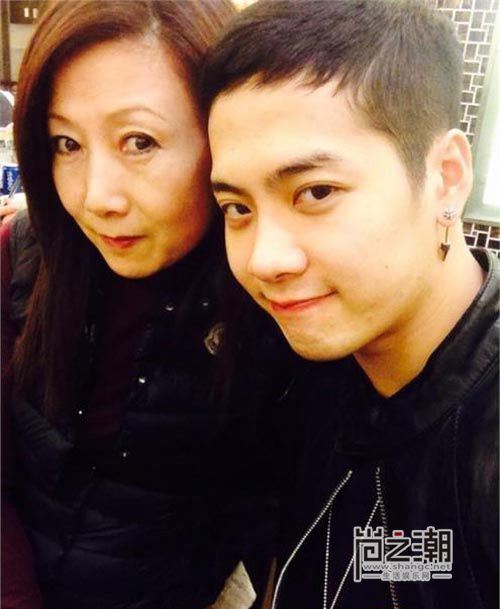 王嘉尔家人的背景！父母是运动员！是遗传的❤️