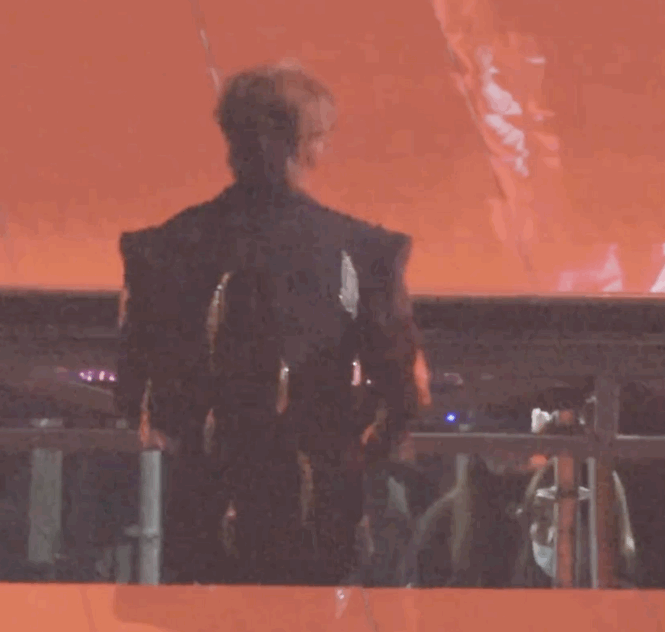 蔡徐坤穿衣显瘦、脱衣显肉❤️性感肌肉！危险又迷人⚠️