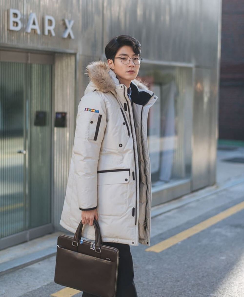 《女神降临》黄寅烨超老造型！模特时期照