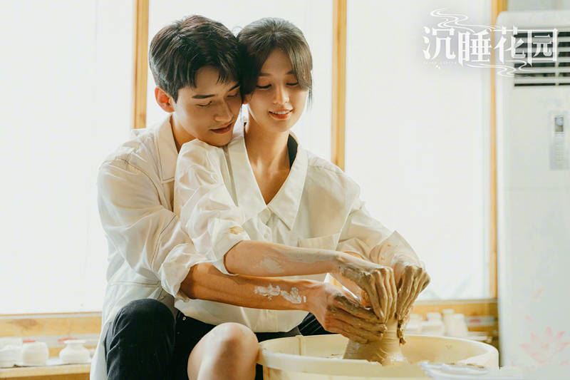 龚俊新剧《沉睡花园》1213开播！爱情悬疑剧❤️