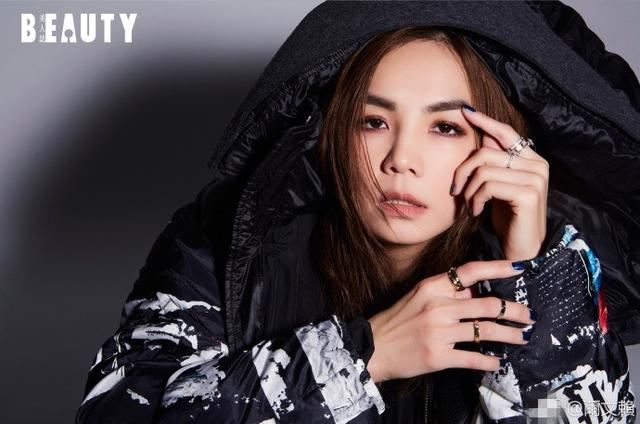 辣妈ella封面照曝光 辣起来还真不是盖的