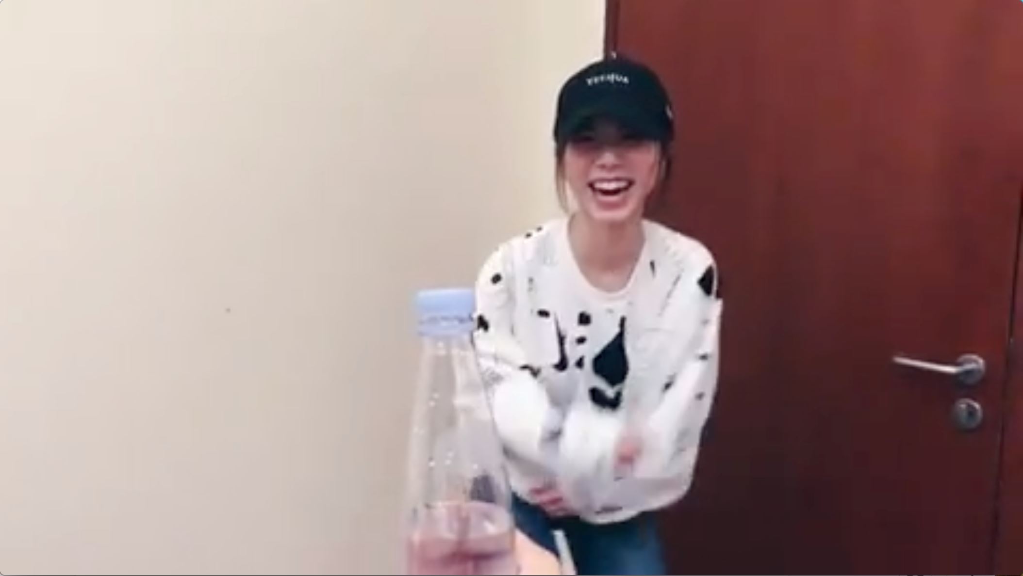 踢飞瓶盖算什么！邓紫棋“升级版挑战”完胜！太强大！｜goxuan