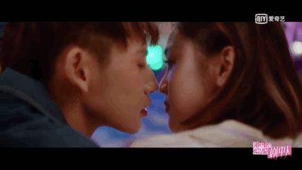  吴宣仪 小鬼王琳凯接吻了！《恋恋剧中人》居然有吻戏❤️