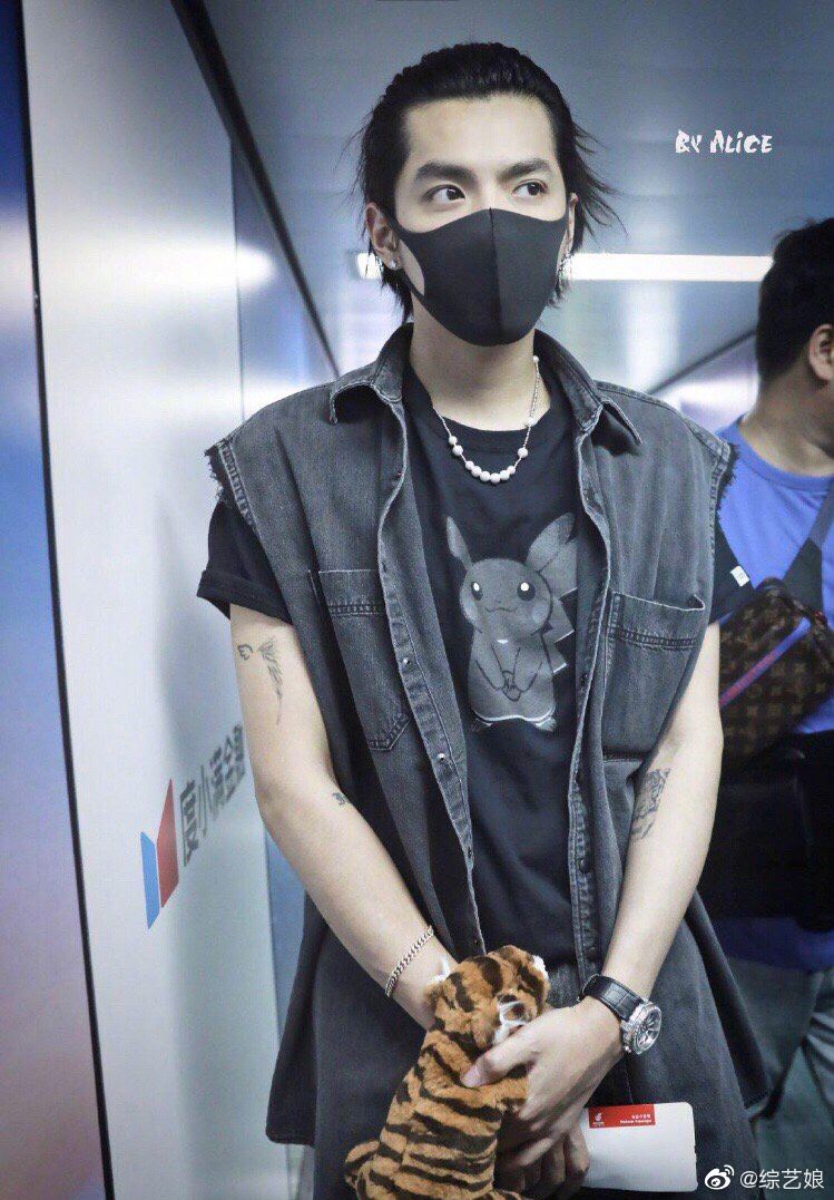 【多图】吴亦凡“夏天来了”新发型曝光！及肩长发短了！｜goxuan