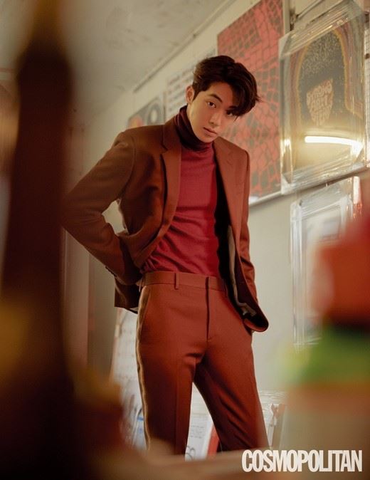 【帅图】南柱赫登时尚杂志封面！眼神灵动身材优越