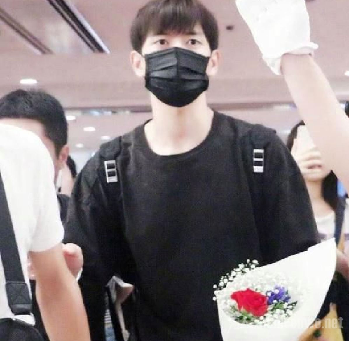 李现经纪人被粉丝吓到跑!丢下李现!