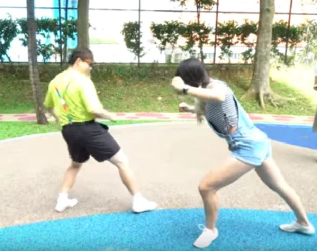 大马版《鱿鱼游戏》🇲🇾 橡皮筋跳绳、橡皮、东南西北…