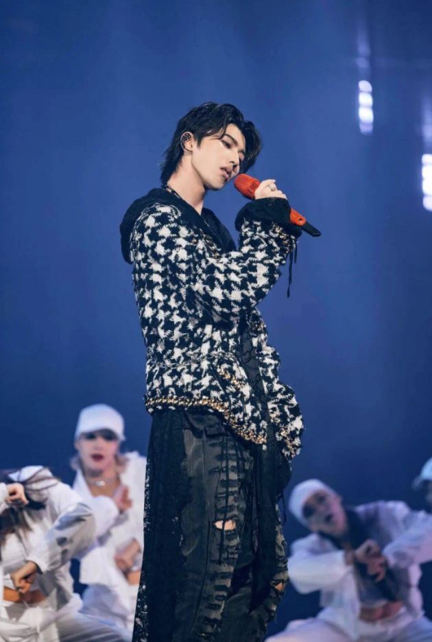 蔡徐坤演唱超级用心❤️ 粉丝：人生必看演唱会🌟