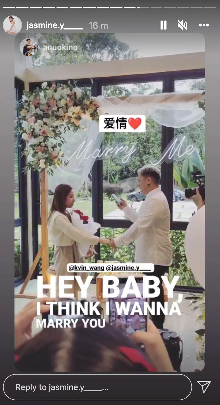 【大马网红情侣】阿旺向jasmine求婚成功！求婚现场曝光❤️