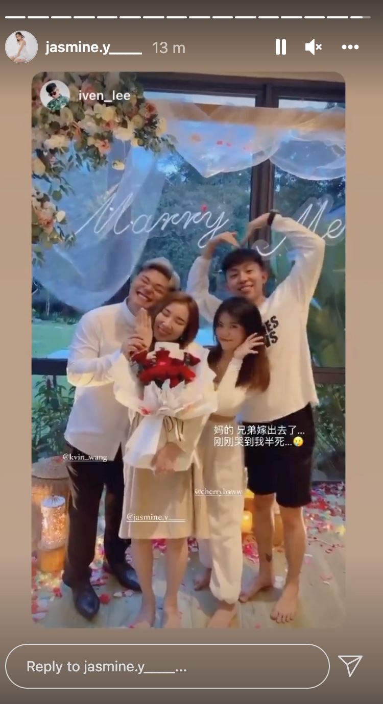 【大马网红情侣】阿旺向jasmine求婚成功！求婚现场曝光❤️